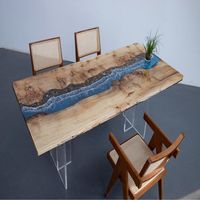 Table en bois d'érable burl avec résine époxy bleue - Table de bureau et de salle à manger à bord vif avec design artistique de rivière