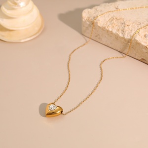 Collar con Colgante <span class=keywords><strong>de</strong></span> Corazón Romántico KITI, Joyería Resistente al Deslustre, Chapado en <span class=keywords><strong>Oro</strong></span> <span class=keywords><strong>de</strong></span> 18K, Acero Inoxidable, Zirconia Colorida, para Mujer - Product Image 3