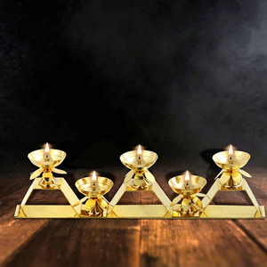 Lampe à huile Diya en laiton artisanale, Deepak traditionnel pour la Puja, la décoration de la maison, du mandir et du bureau, Akhand Jyot, célébration du festival Diwali - Product Image 1