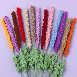 Flores artificiales de lavanda hechas a mano, tejidas con hilo; ramos de flores para decoración del hogar disponibles al por mayor. - Product Image 1