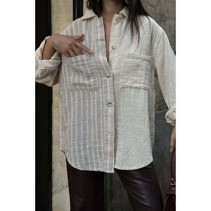 Chemise en lin rayée surdimensionnée pour femme Vitruvia, couleur naturelle, respirante, décontractée, à porter au quotidien - Product Image 6