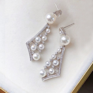 Orecchini Pendenti Asimmetrici Geometrici di Lusso con Effetto Perla, Eleganti Gioielli per Donne, Ideali per Feste e Regali - Product Image 2