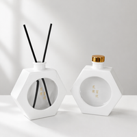 Bouteille vide en gros pour diffuseur à bâtonnets 50ml 100ml 150ml 250ml avec bouchon en caoutchouc anti-fuite et logo personnalisé