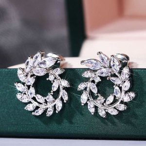 Pendientes de Cristal con Forma de Rama de Olivo para Mujer, Minimalistas, Elegantes, para Uso Diario, Accesorios de Moda - Product Image 1