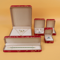 SIFOO Nouveaux présentoirs de luxe en velours pour bijoux, présentant des ensembles de bijoux dans des boîtes à bijoux en soie de style chinois avec logo personnalisé.