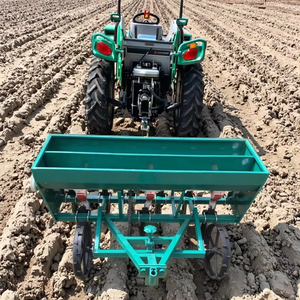 Een Lopende Tractor Tarweplanter Past Zich Aan Verschillende Percelen Aan En Regelt Nauwkeurig De Dichtheid Van De Zaailing. - Product Image 5