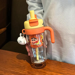 Botella de agua Crayon Shinchan de 500 ml, vaso con pajita de Tritan y asa para niños, diseño de dibujos animados para uso escolar. - Product Image 3