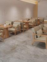 Ensemble table et chaises de café personnalisable en bois massif, style minimaliste moderne, pour 4 personnes, idéal pour bars, maisons d'hôtes, librairies, salons de thé, cafés