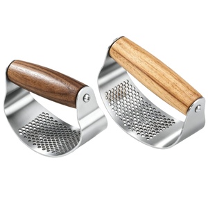 Prensa de ajo <span class=keywords><strong>manual</strong></span> mejorada de acero inoxidable con mango ancho de madera, <span class=keywords><strong>picadora</strong></span> y trituradora de ajo para utensilios de cocina doméstica - Product Image 1