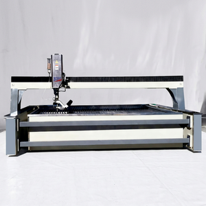 เครื่องตัดวอเตอร์เจ็ท CNC ยี่ห้อ BTECH แบบ 3 แกน หรือ 5 แกน แรงดัน 4200 บาร์ พร้อมถังใส่เม็ดเจียรแบบอัตโนมัติ ปั๊ม 50 แรงม้า บอลสกรู และรางเลื่อนแบบลิเนียร์ - Product Image 1