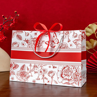 Elegantes Blumendruck-Geschenktüten-Set, Blau-Rot-Gold Blumendesign mit Bandgriff Weiße Geschenktüten Großhandel