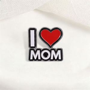 Broche de Esmalte I love MOM, Pin Metálico con Letra Mamá y Corazón Rojo, Joyería de Moda para Regalo del Día de la Madre - Product Image 4