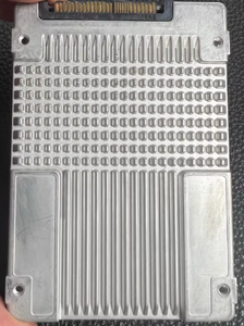 インテルP4510 2T U.<span class=keywords><strong>2</strong></span> NVMeエンタープライズクラスSSD (ソリッドステートドライブ) - Product Image 3