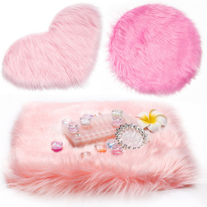 Lot de 10 tapis de repose-mains en forme de cœur, en fourrure douce, lavables, pour salon de manucure, tapis de fond moelleux, accessoire photo - Product Image 1