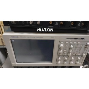 Osciloscopio de Almacenamiento Digital Tektronix TDS6604 6GHz 20GS/s / Buen funcionamiento - Product Image 1
