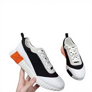 Zapatos Casuales Hiery Her AllSeasons para Caminar, Cómodos, Estilo Deportivo, Aptos para Parejas, para Uso en Interiores - Product Image 1