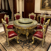 Luxuriöses Barockes Goldgeschnitztes Massivholz Rundes Esszimmer-Set Glasplatte Drehbare Tischplatte Rote Esszimmerstühle für Villa Herrenhaus Hotel