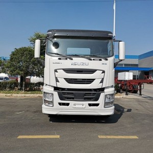 Camion-citerne ISUZU Giga 4x2 de 12 000 L pour le transport d'eau potable, en promotion - Product Image 2