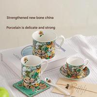 Ensemble de tasses en porcelaine fine avec un magnifique motif floral, parfait pour le thé de l'après-midi, compatible micro-ondes et lave-vaisselle