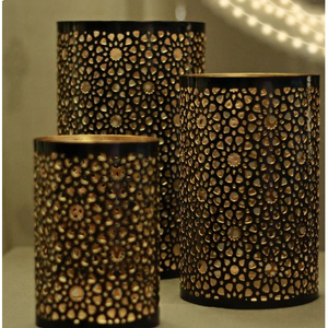 Juego de Portavelas Huricane de Latón Antiguo Hecho en India con Recubrimiento de Color, Estilo Moderno, en Venta - Product Image 3