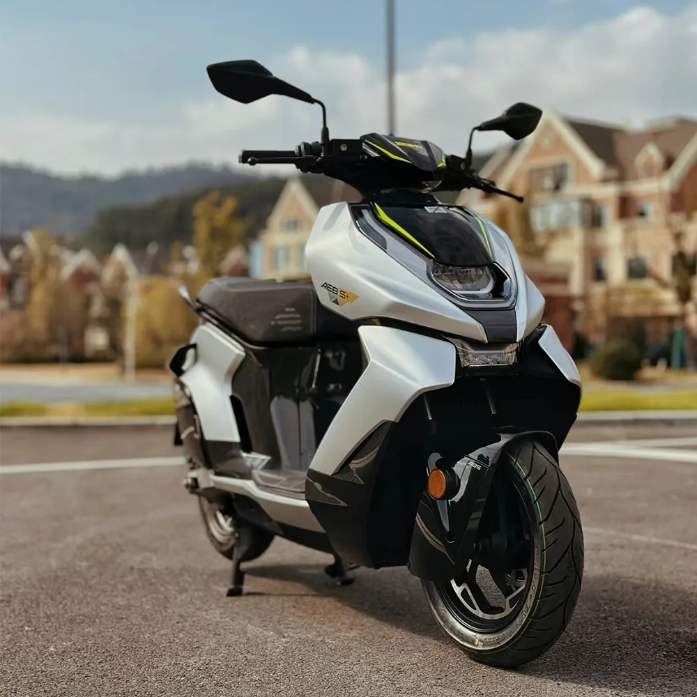 2024 elektrikli yarış motosiklet 95KM/saat 220KM hızlı şarj Motor Electrica 12500W 69V Moped Scooter 64AH çıkarılabilir çift pil