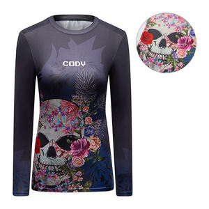 Haut de surf à manches longues imprimé UV pour femmes, logo personnalisé, sublimation, compression, rash guard pour femmes - Product Image 6