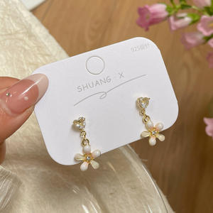 Kirschblüten Statement Ohrringe mit langer Quaste Fancy Fashion Sommer Pink Flower Stud Schmuck für Mädchen Gold Material - Product Image 6