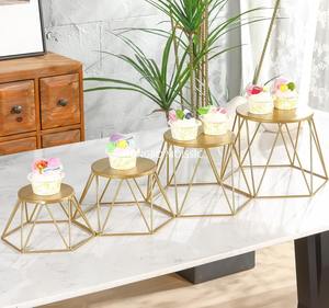 Juego de 4 elevadores de exhibición de alimentos de cúpula de latón moderno para plantas de pizza Cupcakes - Product Image 5