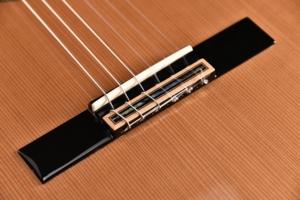 <span class=keywords><strong>Chitarra</strong></span> <span class=keywords><strong>Classica</strong></span> Hanflag CR-C10 di Eccellente Qualità, Fatta a Mano, con Top in Abete Engelmann Massiccio, Manico in Mogano, <span class=keywords><strong>Corde</strong></span> in <span class=keywords><strong>Nylon</strong></span> - Product Image 5