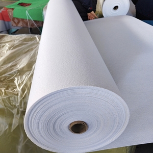 Alfombra de Boda Blanca y Roja Económica, 100% Poliéster, Alfombra Desechable para Exposiciones, Alfombra de Pared a Pared para Eventos, de Fábrica China - Product Image 2