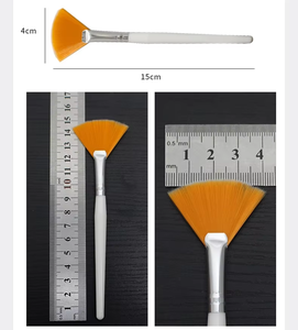 Brocha Facial Práctica Tipo Abanico, Brocha para Mascarillas Faciales DIY, Herramienta de Belleza Suave y Portátil, Cuidado de la Piel Femenina, Esencia de Ácido de Frutas - Product Image 2