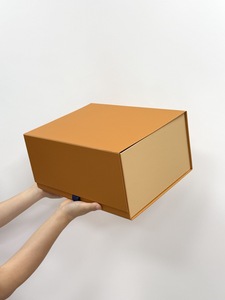 Échantillon gratuit Grande boîte cadeau <span class=keywords><strong>de</strong></span> style grand <span class=keywords><strong>livre</strong></span> pour robe <span class=keywords><strong>de</strong></span> soirée Boîte d'emballage pliante en papier <span class=keywords><strong>de</strong></span> carton pour l'emballage <span class=keywords><strong>de</strong></span> la robe - Product Image 5
