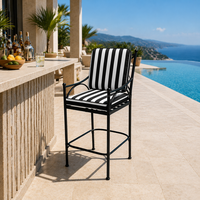 Chaise de bar extérieure moderne de luxe, style Côte d'Azur, coussin rayé noir et blanc, tabouret de bar en aluminium pour salon