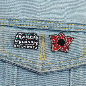 Эмалированная брошь в виде ужасов - Product Image 1