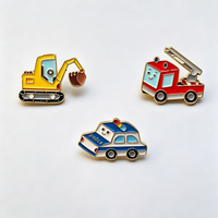 Épingles en émail personnalisées OEM en alliage de zinc, motif avion mignon, avec impression UV, badges en émail souple pour véhicules, pour articles promotionnels