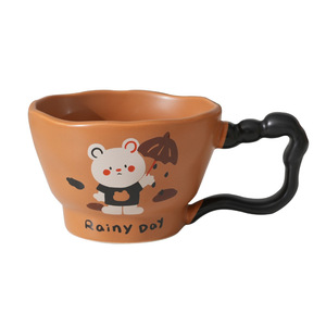 Taza de Cerámica con Diseño de Oso, Color Marrón, Boca Ancha con Asa, Tema de Día Lluvioso, Taza de Café para Estudiantes - Product Image 1