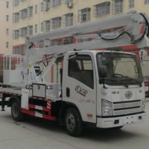 Le fabricant chinois vend une plateforme de travail en hauteur FAW de 13,5 m montée sur un véhicule de travail en hauteur. - Product Image 3