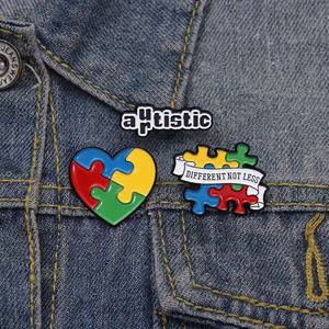 En gros, épingles et badges en métal à motifs de dessins animés, multicolores, en forme de puzzle, cœur et carré, accessoires en alliage - Product Image 3