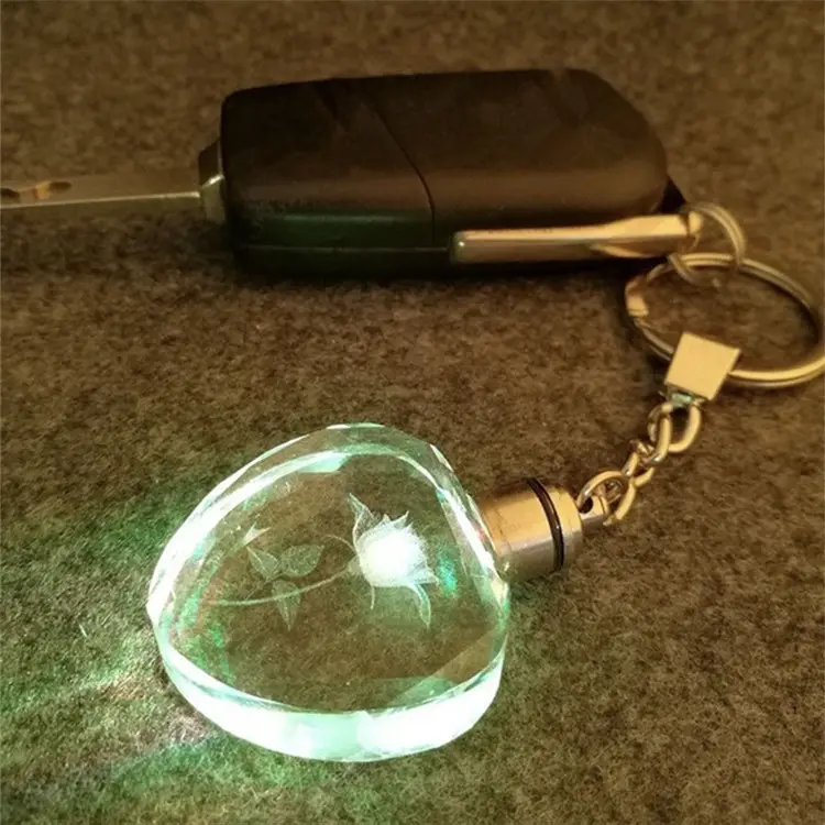 एलईडी चमकदार दिल के आकार कीरिंग कस्टम लटकन उपहार स्मारिका क्रिस्टल चाबी का गुच्छा