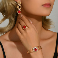 Bracelets, bagues et boucles d'oreilles très demandés, boucles d'oreilles en forme de cœur serties de diamants de style européen et américain, pour femmes