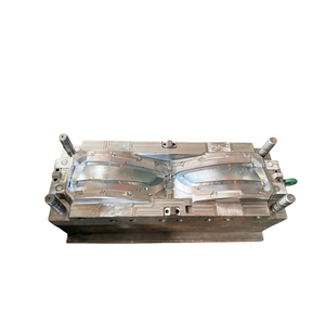 Lente de luz de freno de alta posición para vehículos de nueva energía 2K, molde de inyección de plástico y acero de AOKEMACHINERY para OEM y posventa - Product Image 5