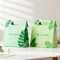 Sacs cadeaux personnalisés en papier d'art 250 g/m² avec poignée longue, forme triangulaire, recyclables, logo personnalisé pour l'emballage de bougies