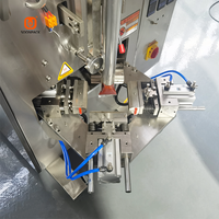 Machine d'emballage automatique pour petits sachets de sauce tomate, de boissons et de liquides en forme de triangle