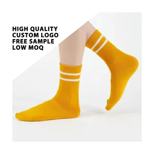 Uron Wholesale High Quality custom sock logo crew socks stripe socks cotton