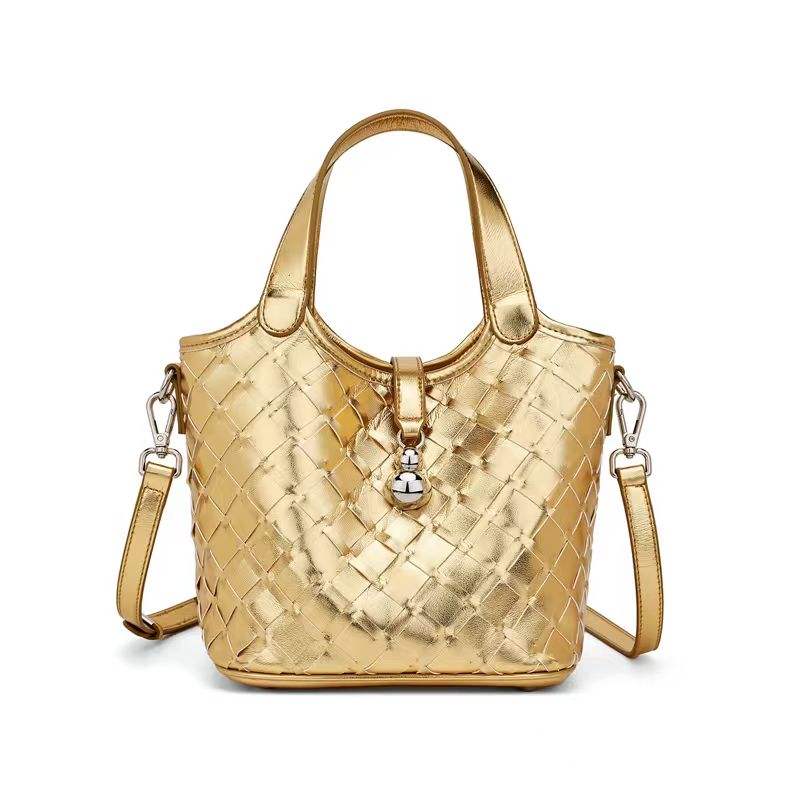 โกลเด้น