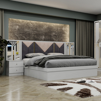 Lit double moderne de grande taille à ossature en bois de grande qualité Suite pour la maison Ensemble de meubles de chambre à coucher en bois turc de luxe complet