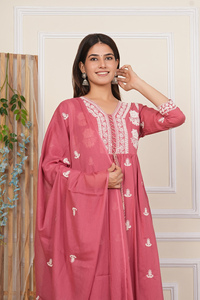 Ensemble Kurta en coton brodé pour femme avec pantalon et dupatta – Costume ethnique indien Salwar Kameez – Tenue de fête rose - Product Image 5