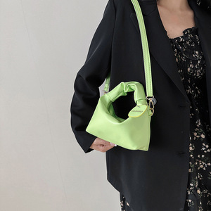 <span class=keywords><strong>Sac</strong></span> bandoulière plissé nuage en <span class=keywords><strong>cuir</strong></span> souple PU style coréen avec fermeture éclair, petit format, texture unique, pour <span class=keywords><strong>femme</strong></span>, nouvelle collection été 2024 - Product Image 4