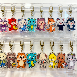 พวงกุญแจอะคริลิคแบบกำหนดเอง ลายเพื่อนสัตว์หลากสีสันในท่าทางต่างๆ สำหรับคอลเลกชันเครื่องประดับน่ารัก - Product Image 1