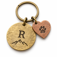 Porte-clés en métal personnalisé avec initiales et motif cœur montagne, logo sur mesure, vente en gros, cadeau d'entreprise, fabricant OEM en gros
